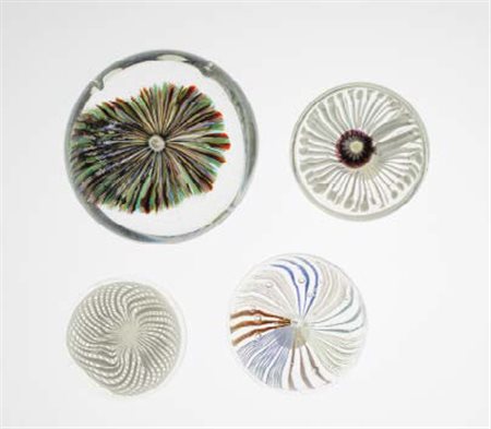 MANIFATTURA MURANESE Lotto composto da n. 4 fermacarte in vetro sommerso con...