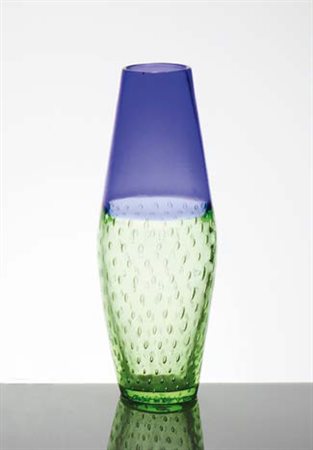 FLAVIO POLI (1900-1984) Vaso in vetro a bollicine verde con collodecorato nei...