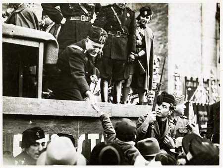 STUDIO VITULLOIl DuceFotografia in bianco e nerocm 17,7x23,7Timbro Vitullo...