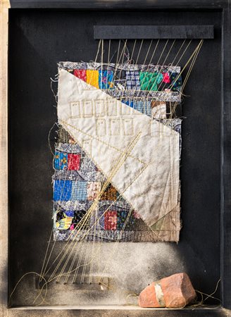 MARIA LAI (1919-2013)Senza Titolo, 1991Filo, stoffa, vernice, ceramica oro,...