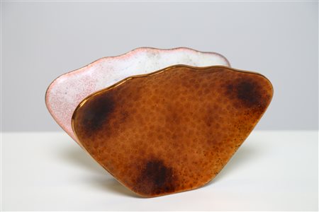 DE POLI PAOLO (1905 - 1996) Maniglia completa. Rame smaltato. Cm 8,50 x 20,00...