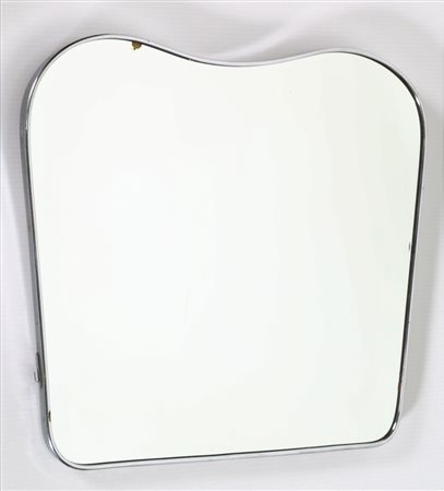 MANIFATTURA ITALIANA Specchio. Ottone nichelato. Cm 57,00 x 60,00 x 3,50....