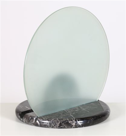 GECCHELIN BRUNO (n. 1939) Lampada da tavolo, mod. Gong. Ottone, vetro e...