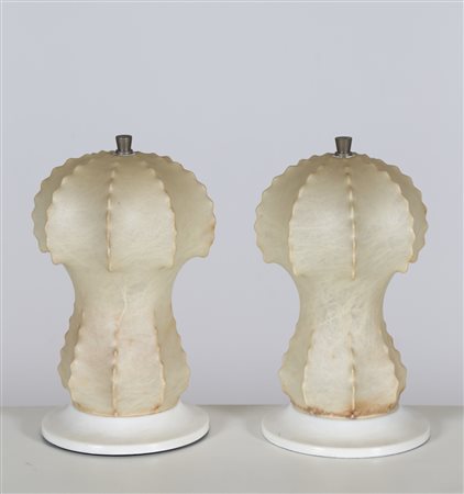 MANIFATTURA ITALIANA Coppia lampade da tavolo. Metallo e cocoon. Cm 15,00 x...