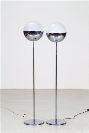 REGGIANI GOFFREDO Attrib. Coppia di lampade da terra. Metallo cromato e...