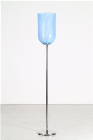 VENINI Lampada da terra. Metallo cromato e vetro. Cm 30,00 x 196,00 x 30,00....