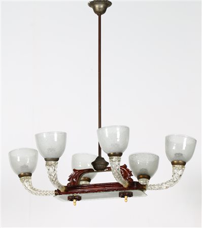 MANIFATTURA ITALIANA Lampadario sei luci. Legno, ottone, vetro. Cm 90,00 x...