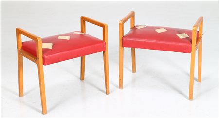 MANIFATTURA ITALIANA Coppia sgabelli. Legno di faggio e stoffa. Cm 55,00 x...