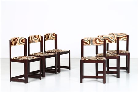 MANGIAROTTI ANGELO (n. 1921) Sei sedie . Legno e tessuto. Cm 45,00 x 85,50 x...