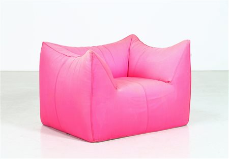 BELLINI MARIO (n. 1935) Poltrona mod. Le Bambole. Tessuto. Cm 114,00 x 73,00...