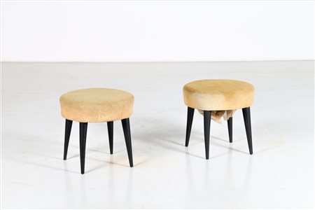 MANIFATTURA ITALIANA Coppia di sgabelli . Legno e tessuto. Cm 42,00 x 41,00 x...