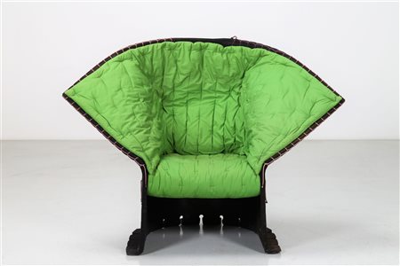 PESCE GAETANO (n. 1939) Poltrona Feltri mod. 357. Legno e feltro. Cm 90,00 x...