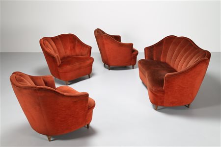 PONTI GIO' (1891 - 1979) Attrib. Divano e tre poltrone. Legno e tessuto. Cm...