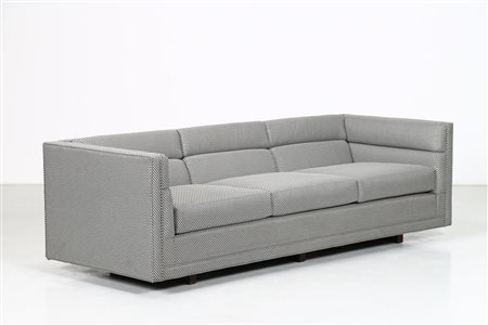 EDWARD WORMLEY Divano. Legno e tessuto. Cm 225,00 x 67,00 x 85,00. Legno e...