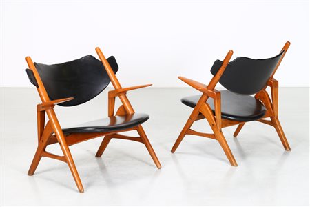 WEGNER HANS J. Coppia di poltroncine mod. CH28P. Legno di teak e Skai. Cm...
