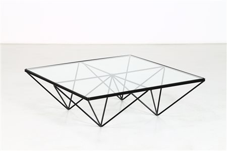 PIVA PAOLO (n. 1950) Tavolino mod. Alanda. Ferro e vetro. Cm 100,00 x 32,00 x...