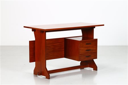 MANIFATTURA ITALIANA Scrittoio . Legno di Mogano. Cm 120,00 x 78,00 x 60,00....