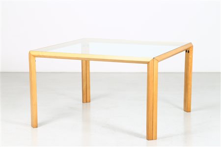 MANIFATTURA ITALIANA Tavolo quadrato . Legno e vetro. Cm 130,00 x 73,00 x...