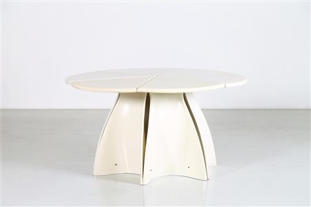 MANIFATTURA ITALIANA Tavolo modulare . Vetroresina. Cm 135,00 x 74,00 x...