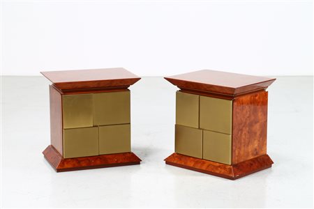 FRIGERIO DI DESIO Coppia comodini. Legno e radica. Cm 53,00 x 54,00 x 40,00....