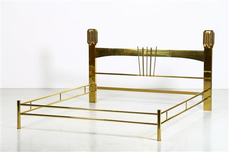 FRIGERIO DI DESIO Letto matrimoniale. Ottone. Cm 185,00 x 109,00 x 206,00....