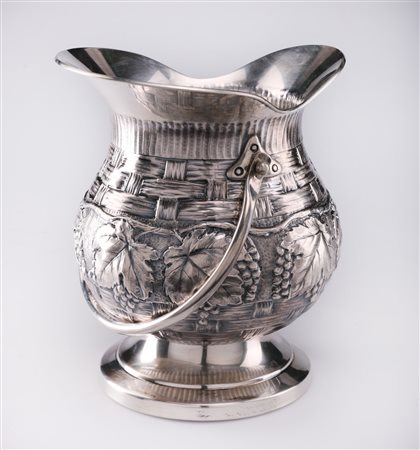 ARGENTIERE ITALIANO DEL XX SECOLO Grande cestello portaghiaccio in argento...