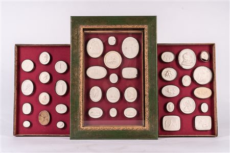 MANIFATTURA ITALIANA DEL XIX SECOLO Gruppo di 82 medaglioni con soggetti...