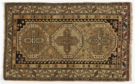 SHIRWAN Tappeto Shirwan, Caucaso, primi '900. . . Cm 110,00 x 182,00. Shirwan...