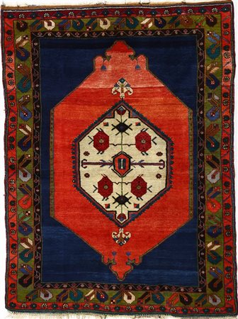 TASHPINAR Tappeto, centro Anatolia, anni '30-'40. . . Cm 128,00 x 179,00. Il...