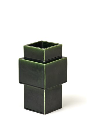 Ettore Sottsass (Innsbruck 1917 - Milano 2007)Vaso in ceramica formata a...
