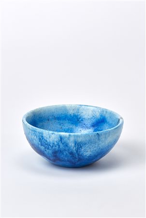 Guido Gambone (Montella 1909 - Firenze 1969)Ciotola in ceramica smaltata a...