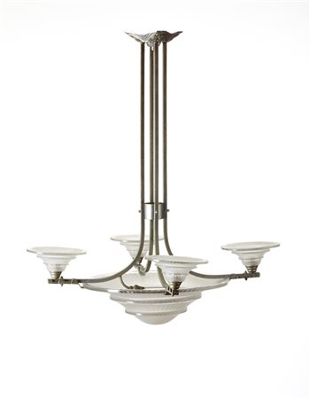 Manifattura francese Lampadario a quattro braccia in vetro incolore soffiato...