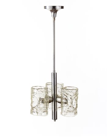 * Lampadario con struttura in acciaio cromato e alluminio stampato a tre luci...