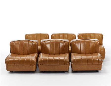 Lotto di sei poltrone imbottite rivestite in pelle ocra. Italia, anni '70....