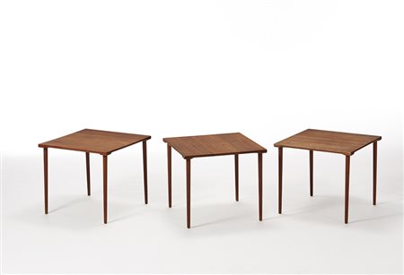 France & Son Tre tavolini impilabili. Danimarca, anni '50. Legno di teak...