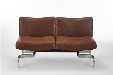 Marcel Blondel Divanetto a due moduli. 1969. Doppia seduta rivestita in...