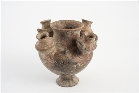 RARO KERNOS ETRUSCO DATAZIONE: fine VIII-inizi VII sec. a. C. MATERIA E...