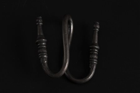 FERMATRECCE IN ARGENTO DATAZIONE: IV-II sec. a. C. MATERIA E TECNICA: verga...