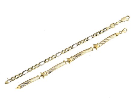 DUE BRACCIALI IN ORO GIALLO rispettivamente a maglia morbida tipo barbazzale...