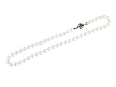 COLLANA DI PERLE COLTIVATE, ORO BIANCO, DIAMANTI E SMERALDO realizzata ad un...