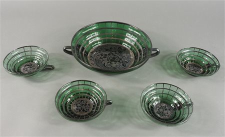 Set da macedonia in vetro verde con applicazioni in argento composto da 5 pezzi.
