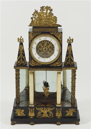 Orologio da tavolo in legno nero con decori ad intarsi policromi e...