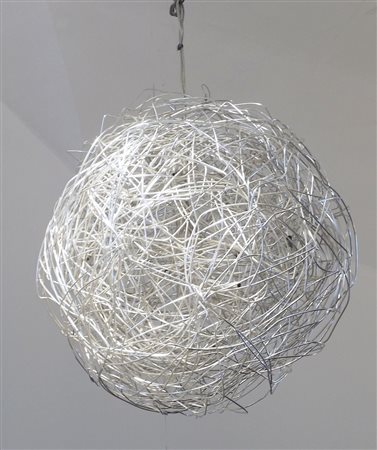 Catellani & Smith: lampada a sospensione modello Fil de fer. Disegno di E....