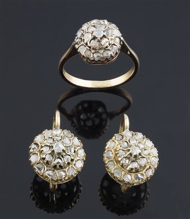 Demi parure in oro rosa composta da anello e orecchini a monachella con...