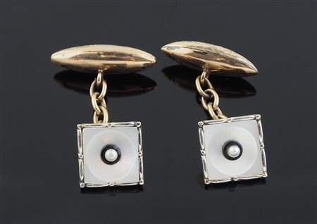 Gemelli in oro rosa con madreperla e perlina