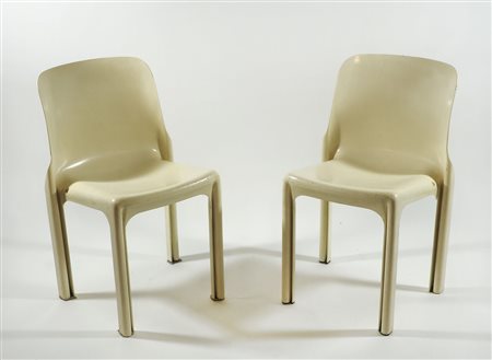 Artemide: lotto di 4 sedie modello Selene, disegno di V. Magistretti.