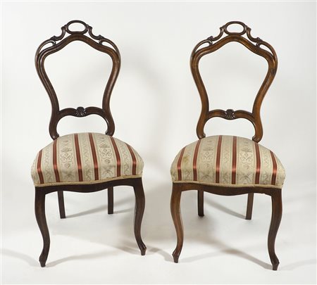 Lotto di 6 sedie con schienale scolpito. XIX secolo.