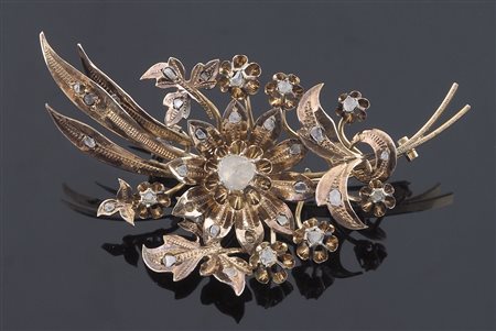 Spilla in oro rosa a forma di ramo fiorito con diamanti taglio a rosa, cm 7....