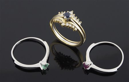 Anello in oro giallo ornato da 18 diamanti taglio brillante per tot ca ct...