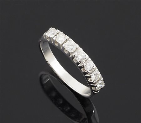 Anello fedina in oro bianco a rivieere con 7 diamanti taglio brillante per...